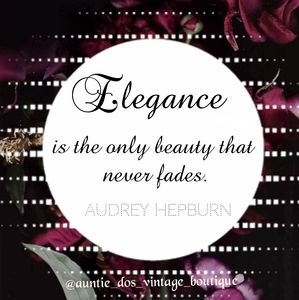 Follow IG @Auntie_dos_vintage_boutique